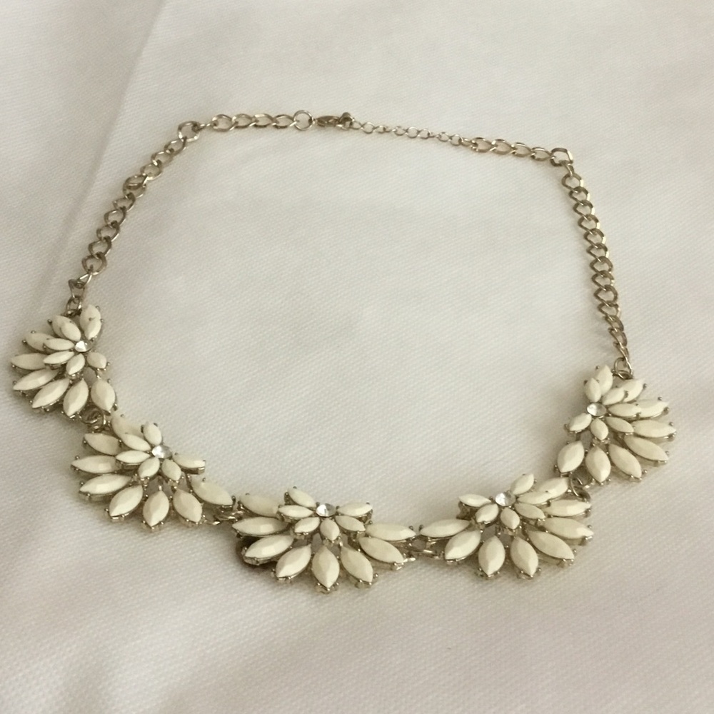 White Floral Statement Necklace - Women Jewelry